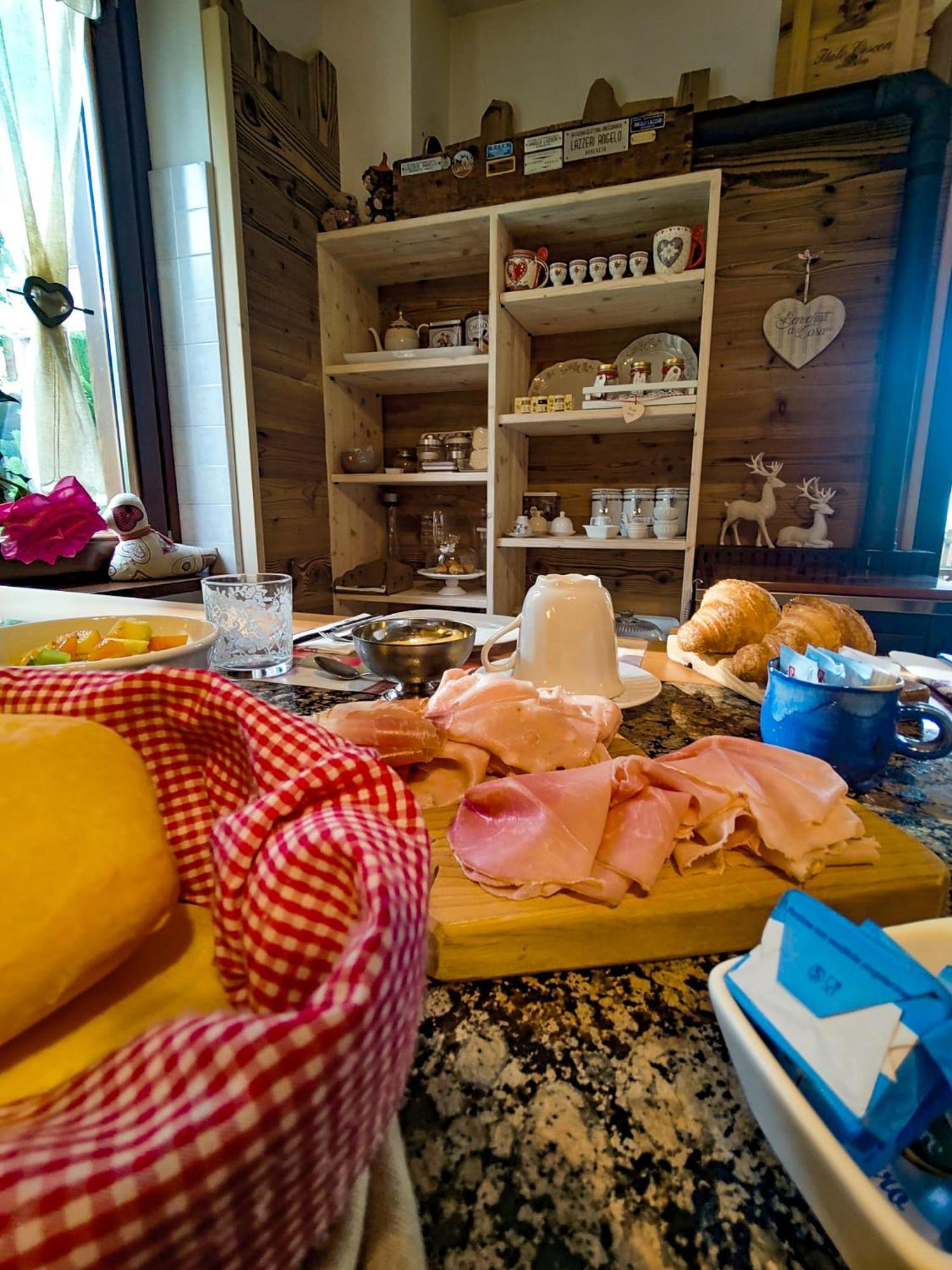 La Cri Bed & Breakfast Giustino Luaran gambar